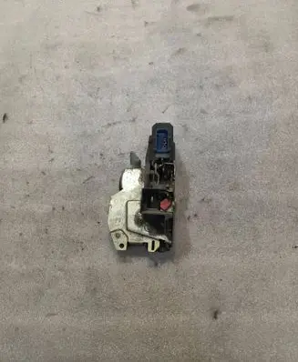 BMW 5 E34 Rear door lock 40620721 8353011
