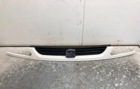 Seat Arosa Front grill 6H0853661C 6H0853653C