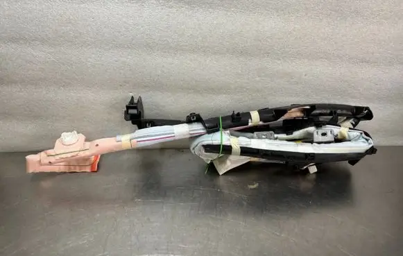 Toyota Auris E180 Trunk lid opening control unit 0589-P1-000194