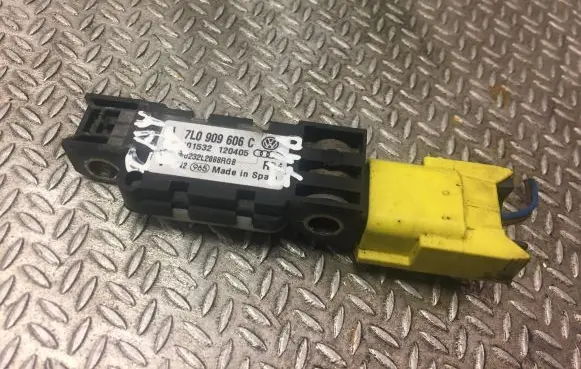 Porsche Cayenne (9PA) Airbag deployment crash/impact sensor 7L0909606C