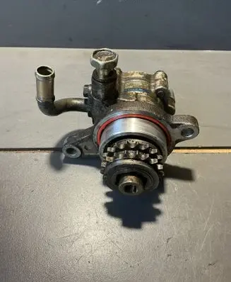 Nissan X-Trail T30 Power steering pump 8H800
