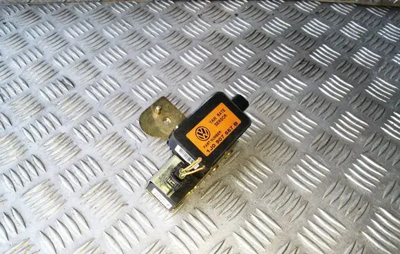 Volkswagen Golf IV ESP acceleration yaw rate sensor 1J0907657B 1J1907637B 1J0907651A