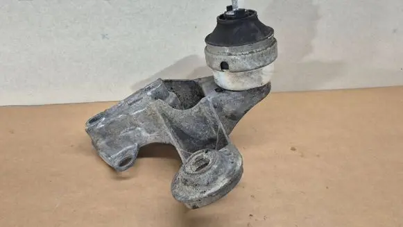 Audi A6 S6 C5 4B Engine mounting bracket 4B0199351B