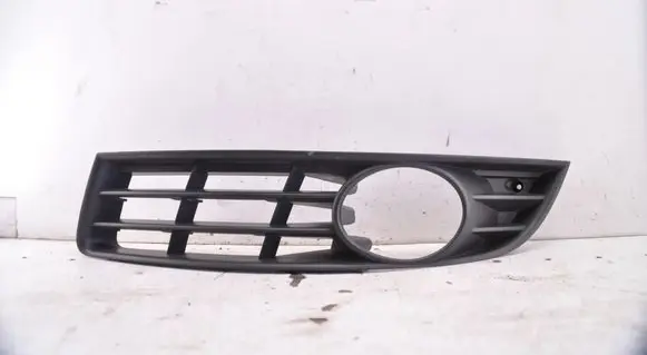 Volkswagen PASSAT B6 Front fog light trim/grill 3C0853665A