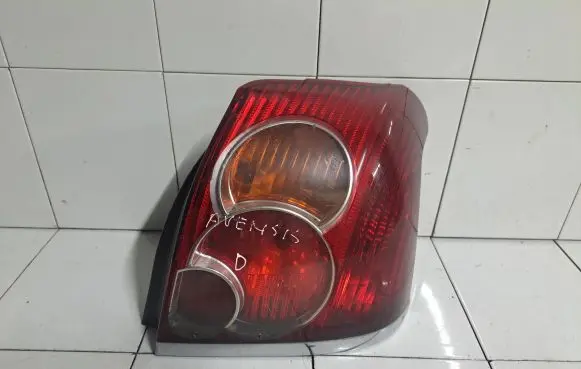 Toyota Avensis T250 Rear/tail lights