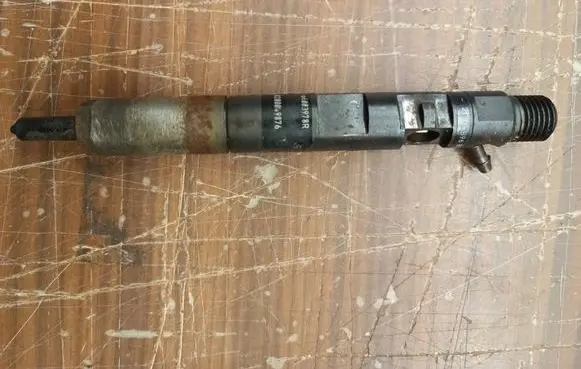 Fuel injector