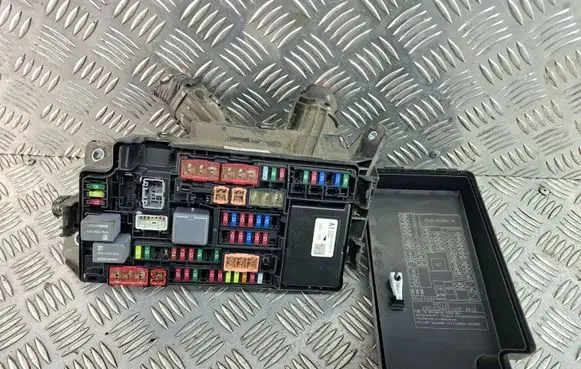 Toyota C-HR I Fuse box set 8264147050A