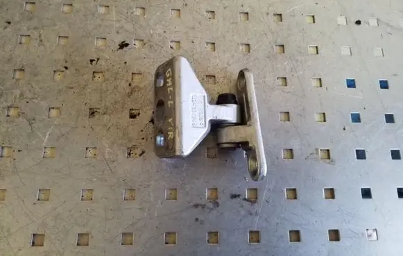 Mercedes-Benz E W211 Rear door upper hinge