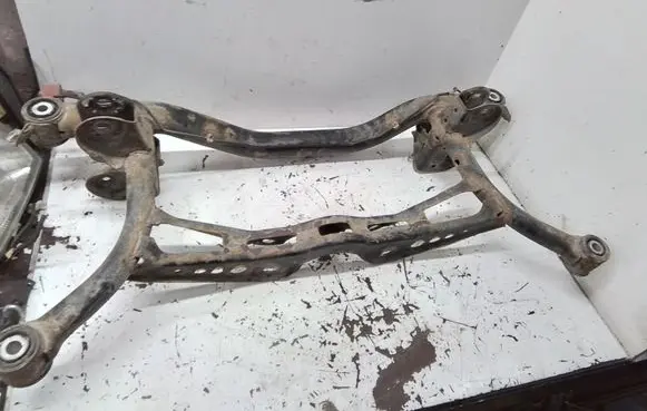 Volkswagen PASSAT B7 Rear subframe 3C0505235