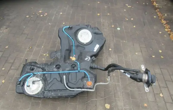 Audi RS4 B7 Fuel tank 