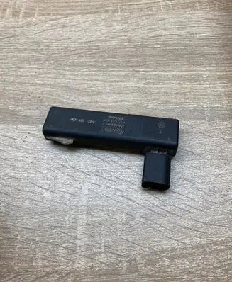 Volkswagen Touareg I Keyless system antenna 3D0909133E