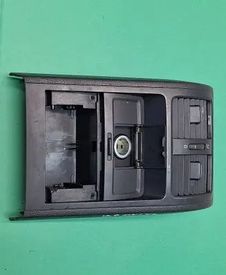 Volkswagen PASSAT B6 Rear air vent grill 3c0858338
