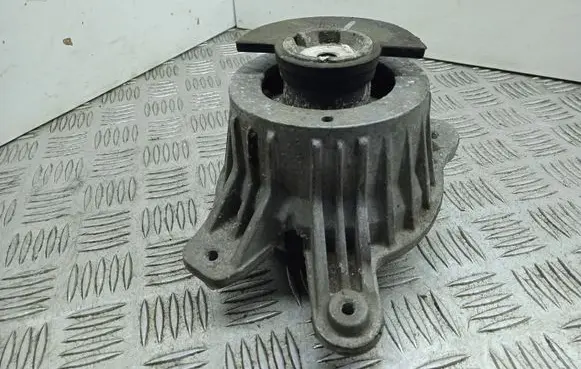 Mercedes-Benz E W213 Engine mount bracket A2132400500
