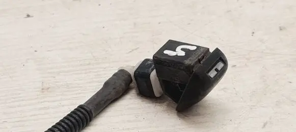 Skoda Praktik (5J8) Windshield washer spray nozzle 5J0955985