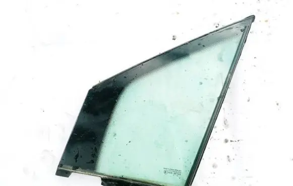 Peugeot 807 Front door vent window glass four-door 