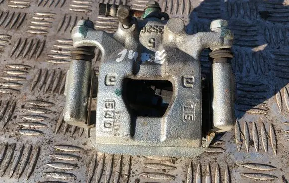 Nissan Juke I F15 Rear brake caliper