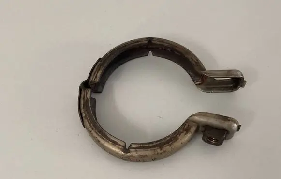 Mercedes-Benz C W203 Muffler pipe connector clamp A2034900641