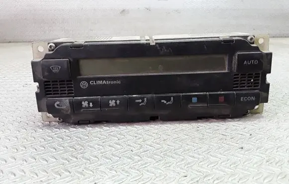Volkswagen PASSAT B5 Climate control unit