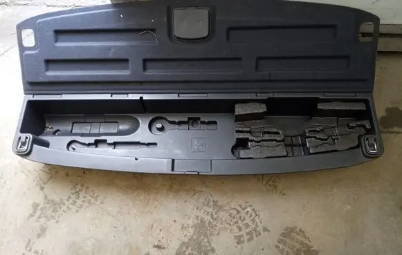 Hyundai Santa Fe Glove box in trunk 