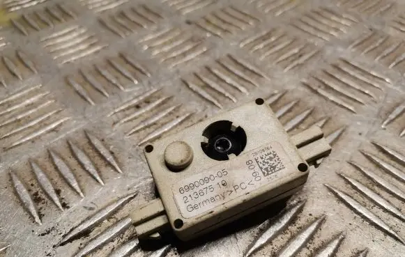 Mini One - Cooper Clubman R55 Aerial antenna amplifier 6990090
