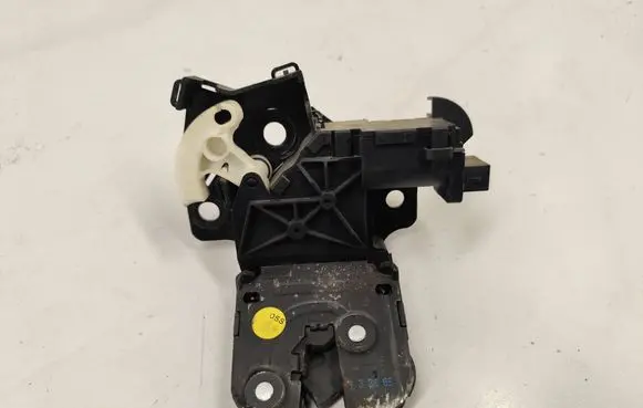 Audi A6 S6 C6 4F Tailgate/trunk/boot lock/catch/latch 8P4827505B