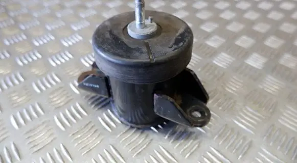 Engine mount bracket