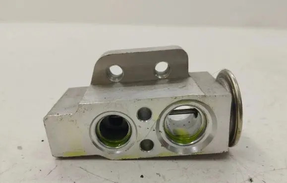 Air conditioning (A/C) expansion valve