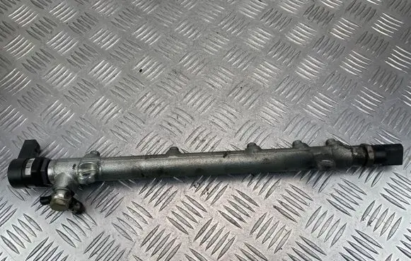 Mercedes-Benz E W211 Fuel main line pipe A6460700295 032881