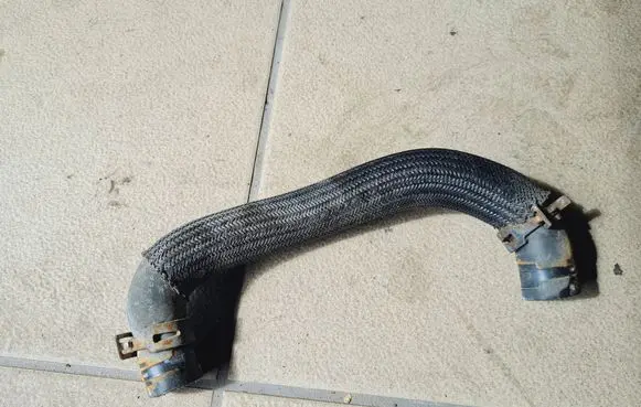 Nissan Leaf I (ZE0) Electric car engine cooling hoses/pipes 