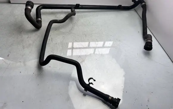BMW 3 E46 Engine coolant pipe/hose 7510618