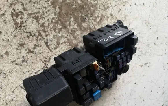 Mazda 3 II Fuse module