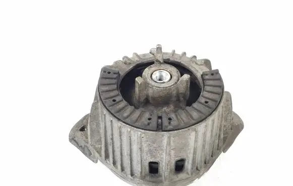 Mercedes-Benz C W204 Engine mount bracket A2122404117