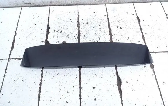 Tailgate/trunk spoiler