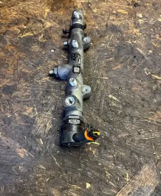 Fuel main line pipe