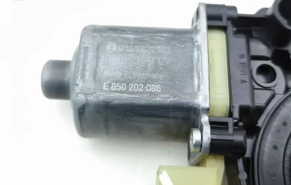 Audi Q3 F3 Rear door window regulator motor 0130822712
