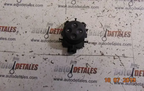 Mercedes-Benz GL X164 Seat control switch A2048702558