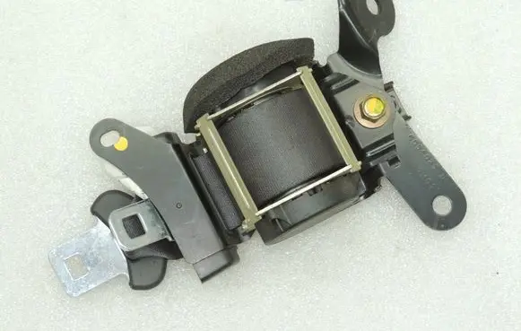 Suzuki Grand Vitara I Middle seatbelt (rear) 8490665DM0FL5