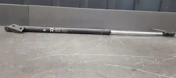 Toyota Corolla E90 Tailgate strut 68950-12340