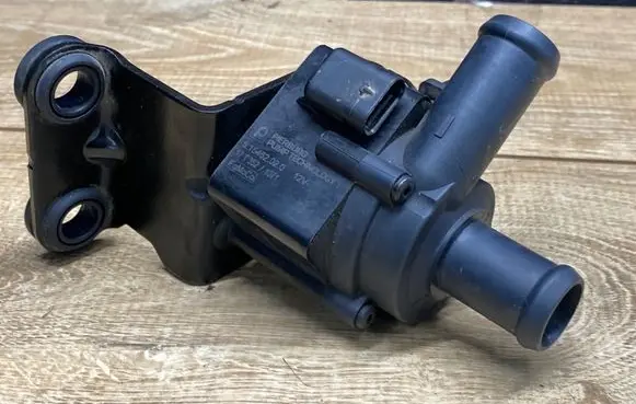 Ford Kuga II Electric auxiliary coolant/water pump 515452020 17T3521071