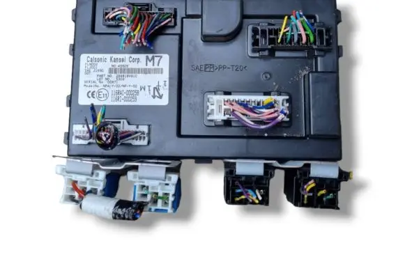 Nissan Juke I F15 Comfort/convenience module 284B1BV81C