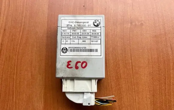 BMW 5 E60 E61 Air suspension control unit module (rear) 6769834 37146769834