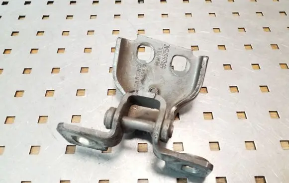Jeep Grand Cherokee (WJ) Rear door upper hinge 55135575AC