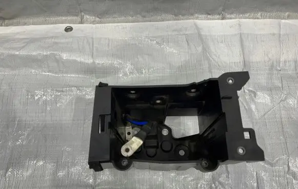 Volvo XC60 Battery box tray 31652062