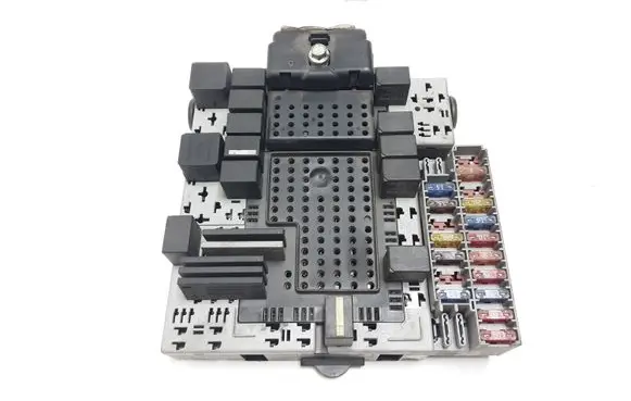 Volvo XC90 Fuse module 08679899