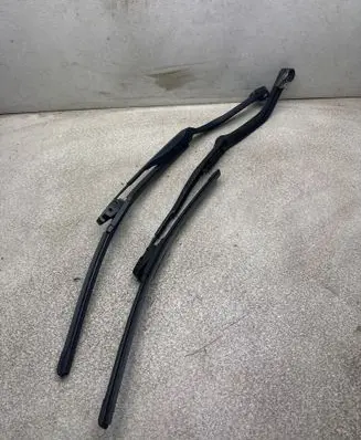 Nissan 370Z Windshield/front glass wiper blade 
