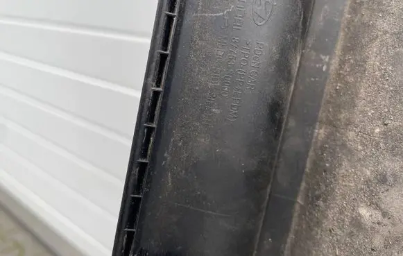 Hyundai i30 Side skirt front trim 