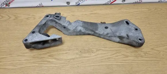 BMW 1 F20 F21 Gearbox mounting bracket 6769281