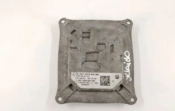 Mercedes-Benz S W221 Xenon control unit/module 2218706389 A2218706389