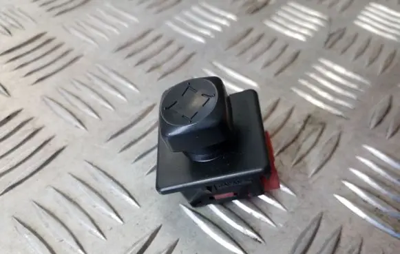 Infiniti FX Steering wheel adjustment switch 