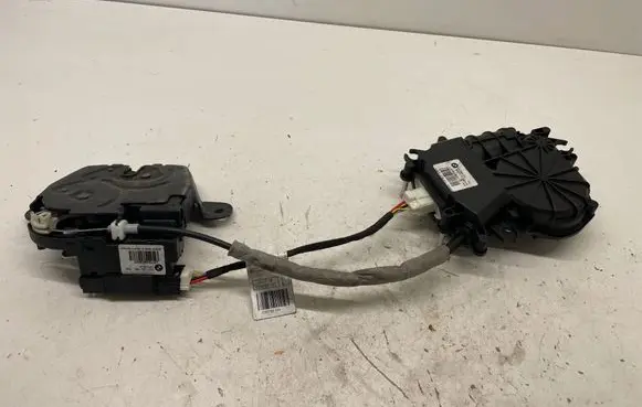 BMW 2 F46 Tailgate/trunk/boot lift motor C27838105 UA734853110